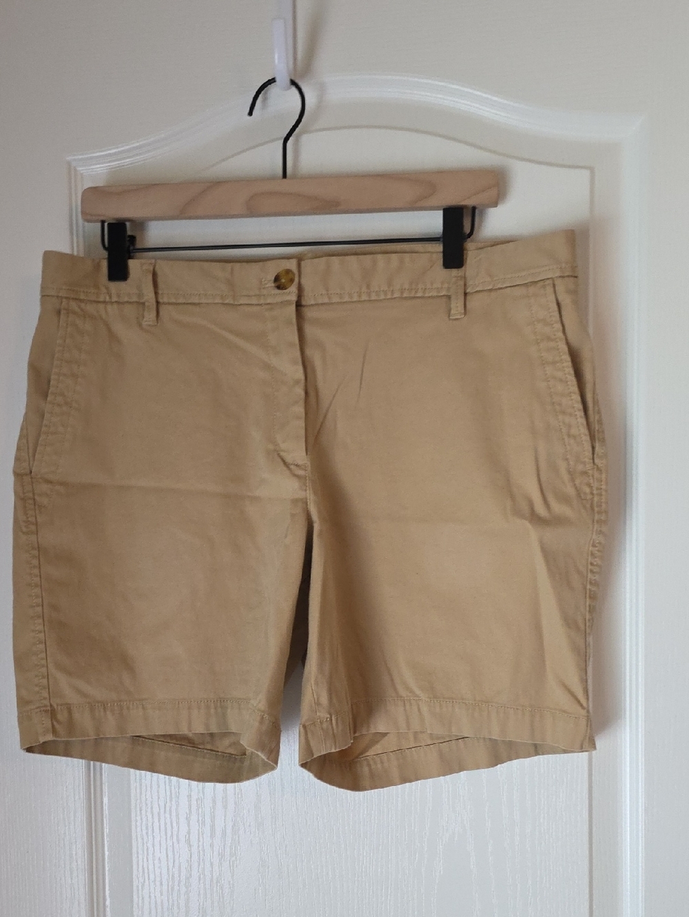 Talbots Relaxed Women's Tan Chino Shorts